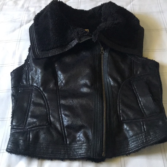 MUDD Black Faux Leather Fur Sherpa Asymmetrical Zip Moto Jacket Vest Sz Large - Picture 3 of 12